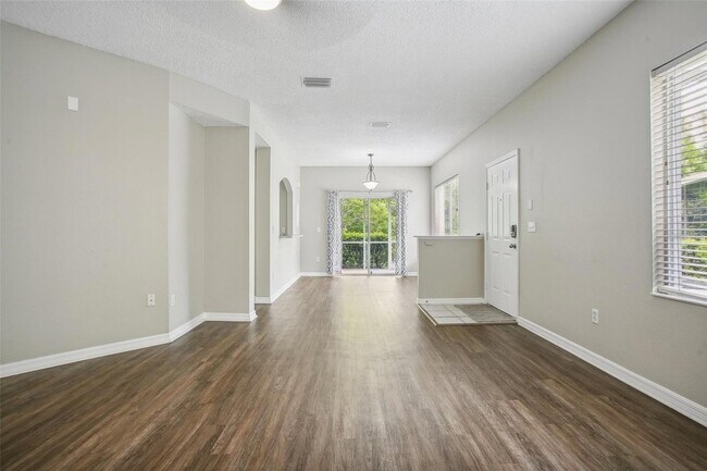 Building Photo - 18181 Paradise Point Dr