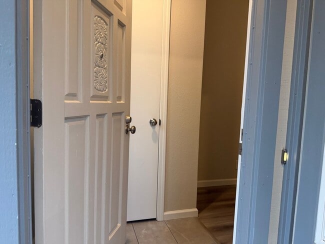 Building Photo - 5419 E Knoll Drive