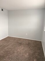 Building Photo - 3415 5th St SE