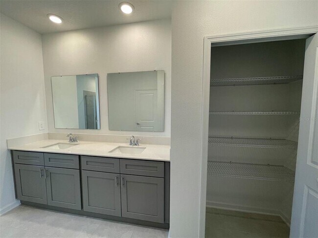 Building Photo - 2165 Sweet Honey Ln