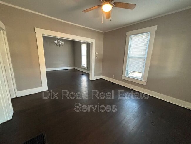 Building Photo - 304 Stanley St