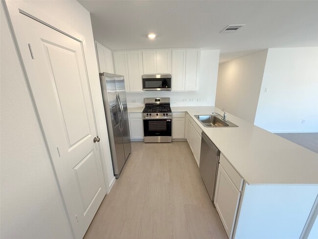 Building Photo - 505 Robin Ct