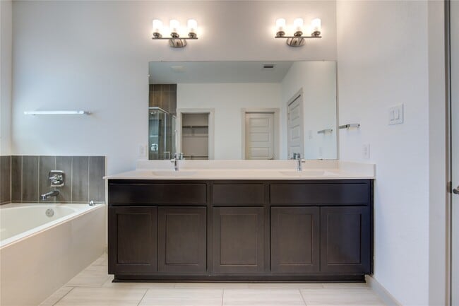 Building Photo - 3018 Schultz Manor Ln