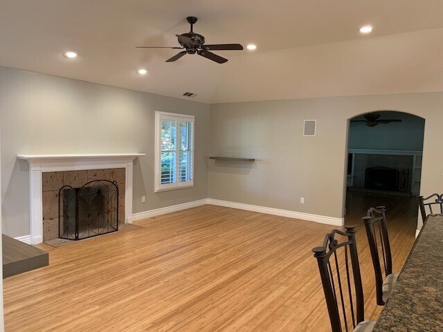 Building Photo - Gorgeous Property on Private Street conveniently located on West side near Downtown!