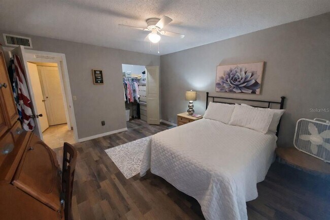 Building Photo - 1391 Mission Hills Blvd