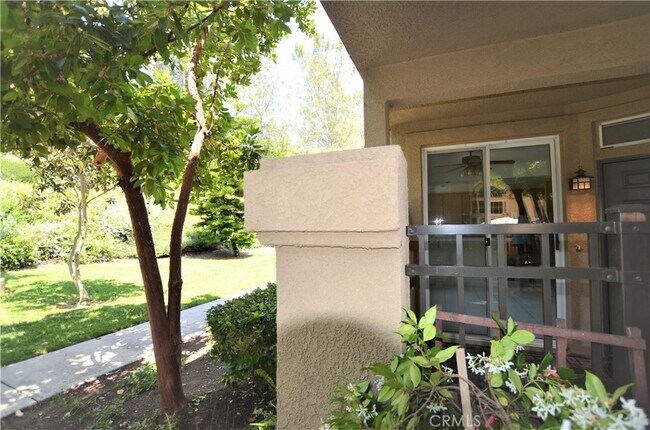 Building Photo - 79 Waxwing Ln