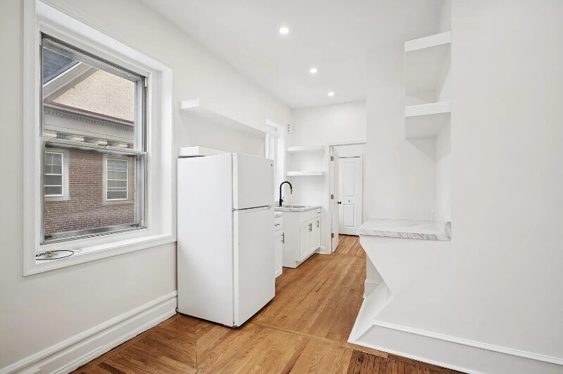 Building Photo - 236 Harvey St