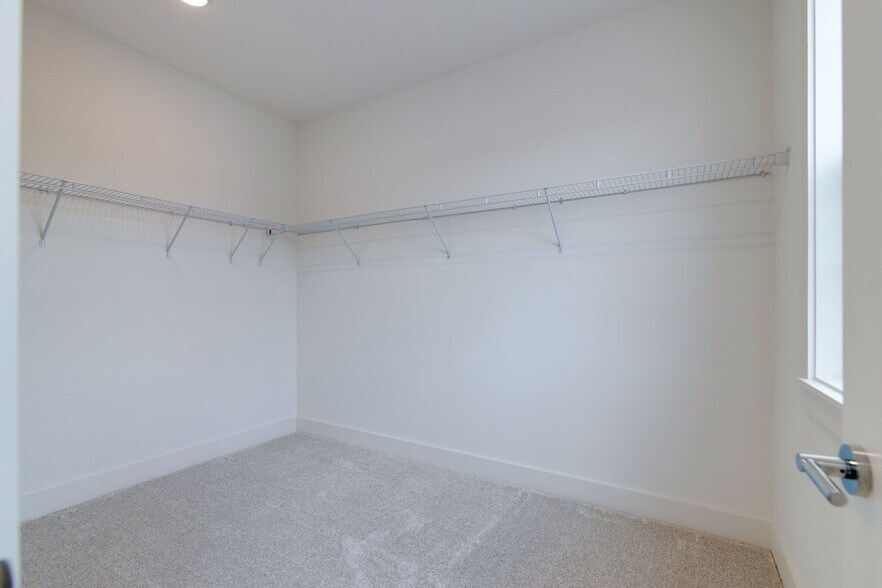 Building Photo - 226 Sounder Cir