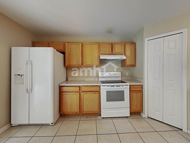 Building Photo - 13727 Gentle Woods Ave