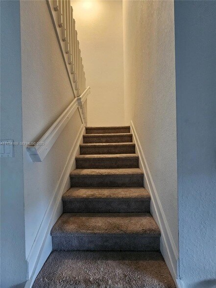 Building Photo - 2637 SE 17th St