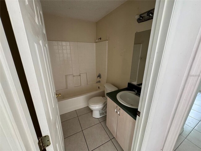 Building Photo - 821 Savona Pl