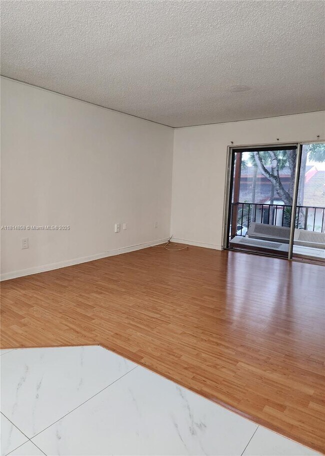Building Photo - 7101 Miami Lakes Dr