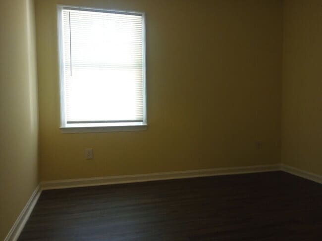 Building Photo - 8 Charterhouse Ct
