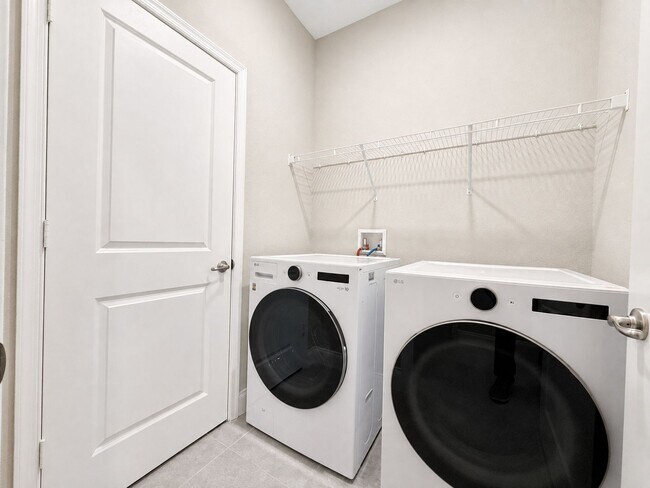 Building Photo - Family-friendly 4Bedroom/ 3Bath home in Park View at The Hills!