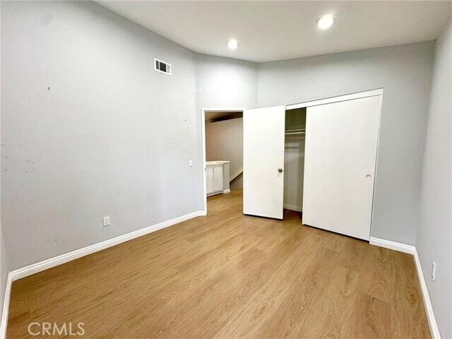 Building Photo - 2747 Fairlane Pl