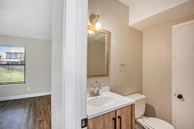 Building Photo - 805 Bluebonnet Dr