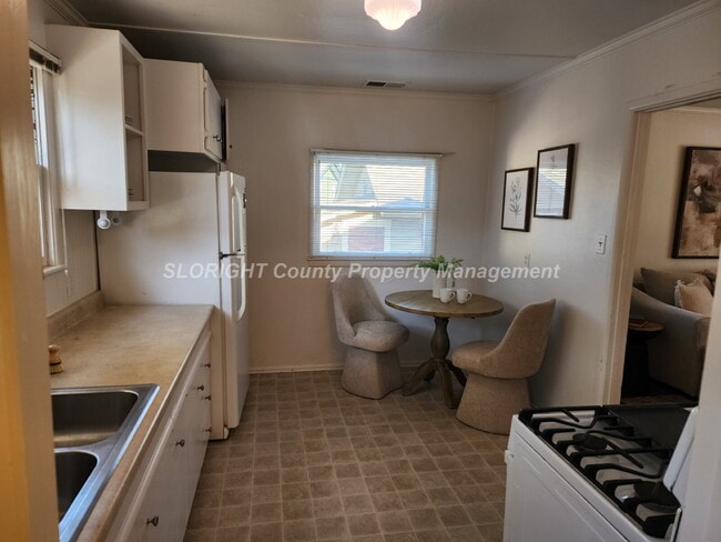 Building Photo - AVAILABLE MAY - Charming Old-Town SLO Home - 1 Bed / 1 Bath w/ BONUS ROOM