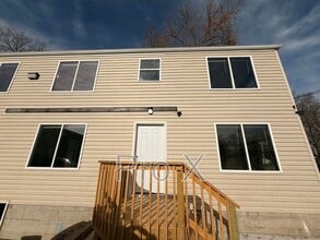 Building Photo - 117-121 S Byers Apartments