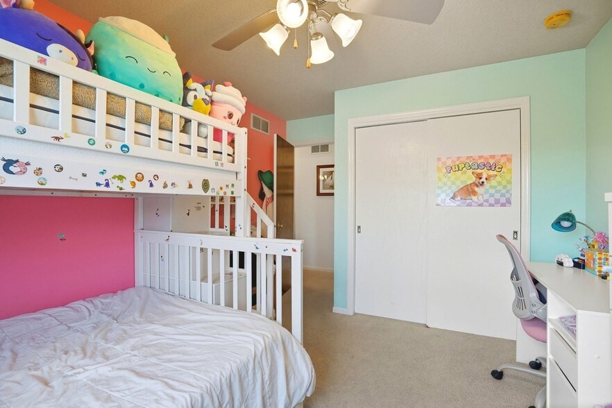 Building Photo - 235 Lockmoor Ave