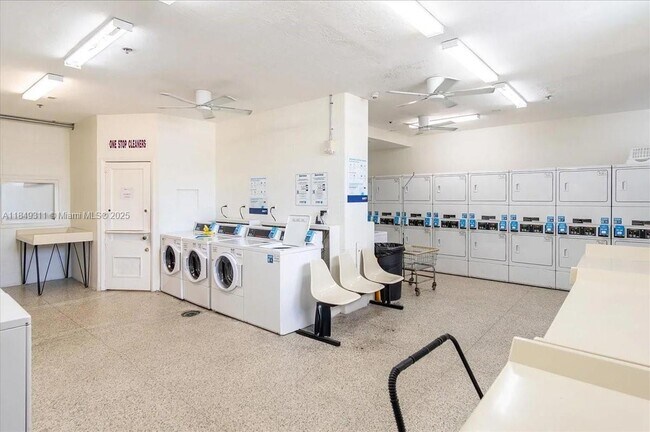 Building Photo - 2451 Brickell Ave