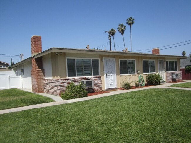 Building Photo - Immaculate 2 Bedroom Loma Linda Duplex