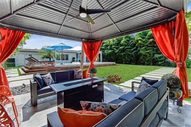 Building Photo - 14441 S Biscayne River Dr