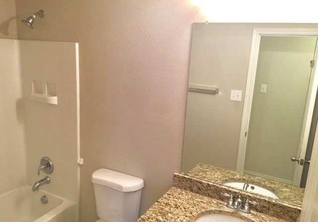 Building Photo - 806 Magnolia Bend