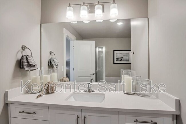 Building Photo - 1869 S 1080 W