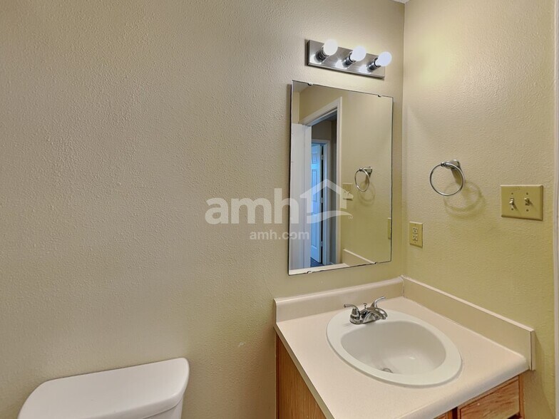 Building Photo - 1722 Brassica Way