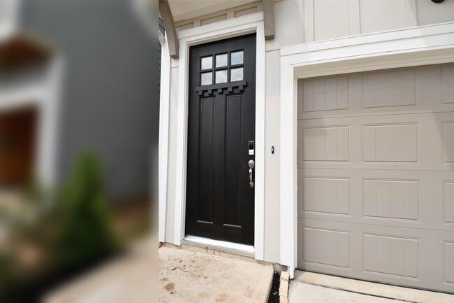 Building Photo - 2209 Via Laura Ln