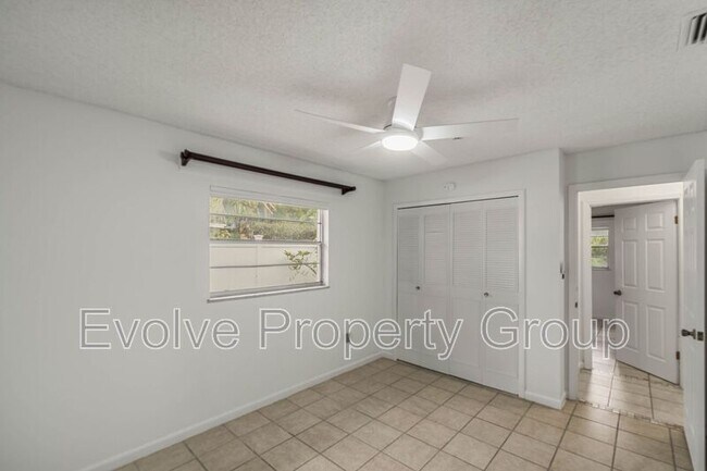 Building Photo - 724 Forest Glen Ct