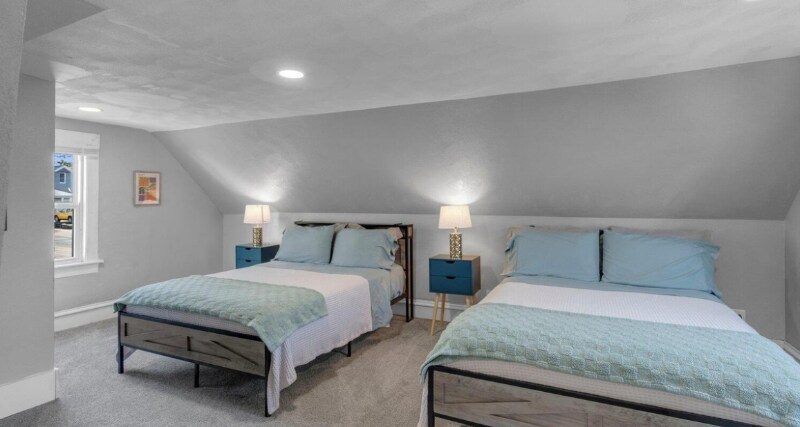 Building Photo - 1011 19th Ave