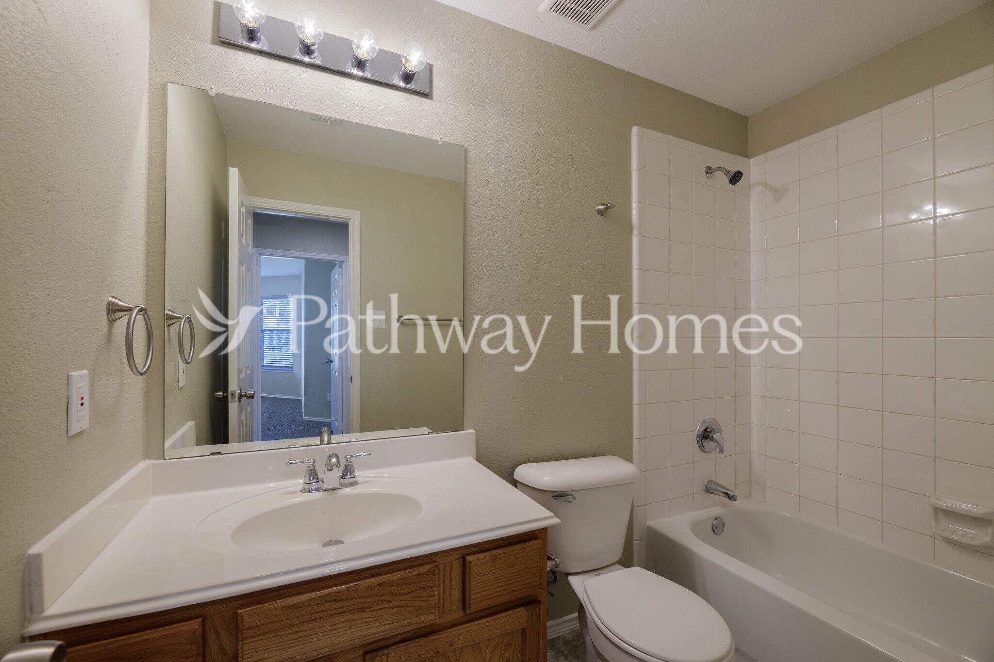 Building Photo - 2628 Terrace Dr