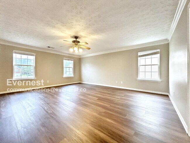Building Photo - 520 Kensigton Park Dr