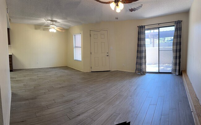Building Photo - 2040 S Longmore
