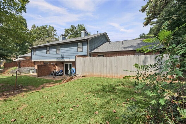 Building Photo - 1205 Natchez Trce SW