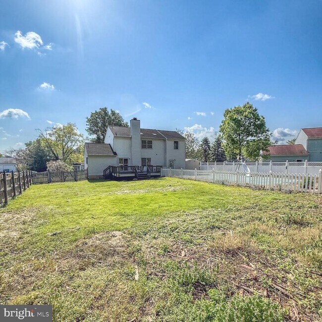 Building Photo - 3910 Red Leaf Ct