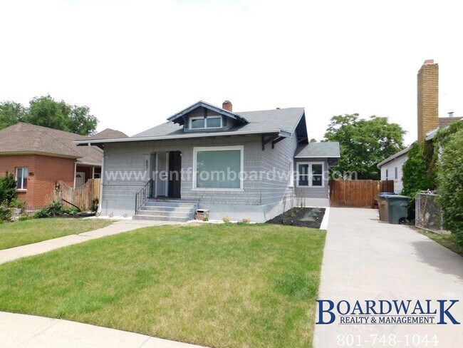 Building Photo - 657 Warnock Ave
