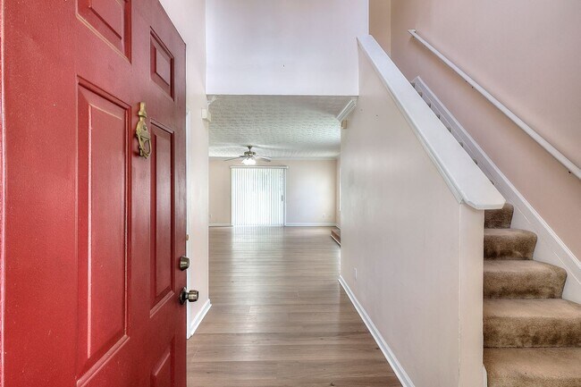 Building Photo - 665 Walnut Creek Dr NW