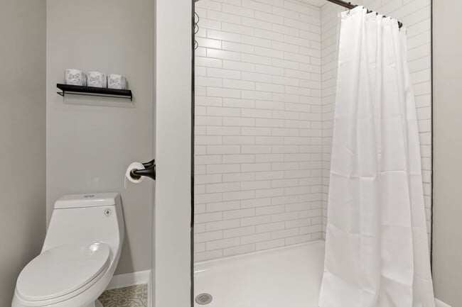 Building Photo - 1275 E Weber Rd