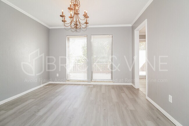 Building Photo - 524 Canyon Rd