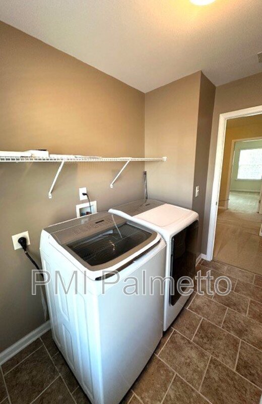 Building Photo - 414 Hawkeye Ct