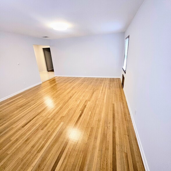 BEDROOM - 109 Rockwell St