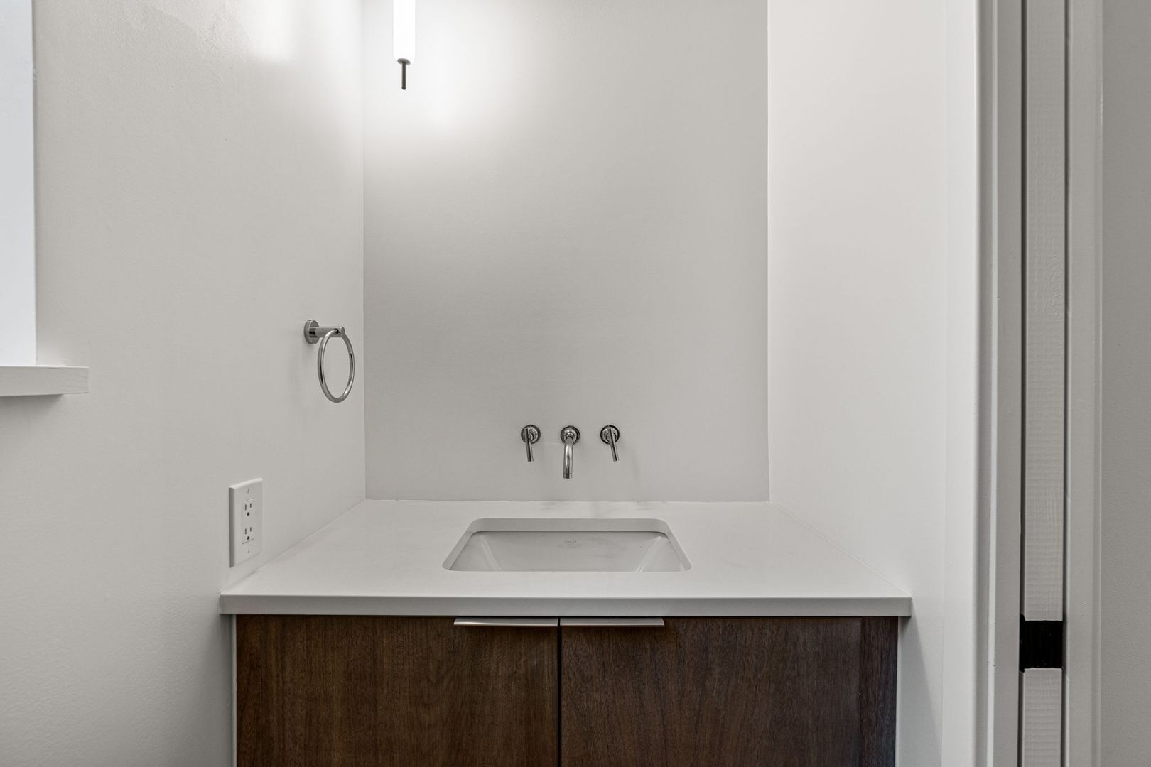 Building Photo - 2155 Vine Ave