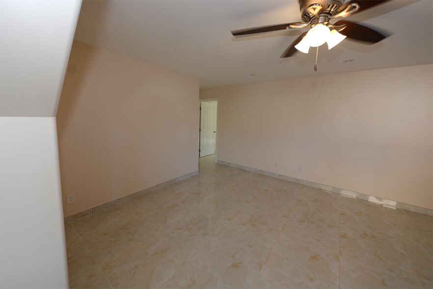 Building Photo - 3048 Hinano St