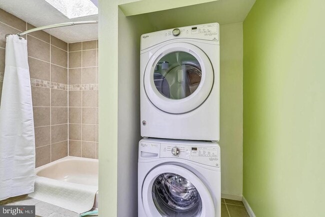 Building Photo - 7531 Weather Worn Way