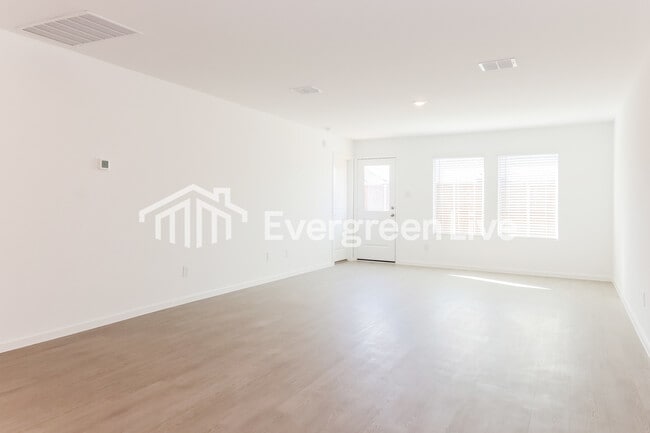 Building Photo - 2012 Sulky Ln