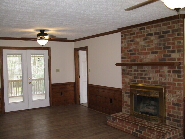 Building Photo - 7163 Plum Grove Ct