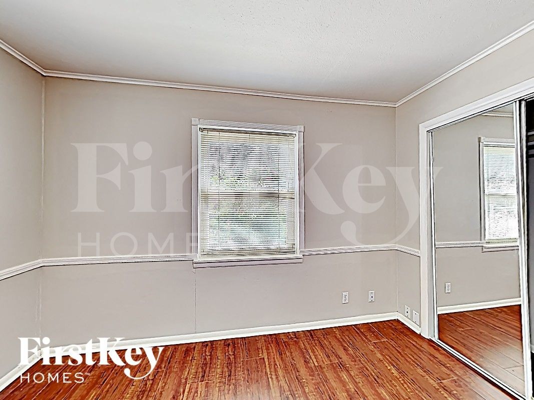 Building Photo - 4009 Shawnee Trail