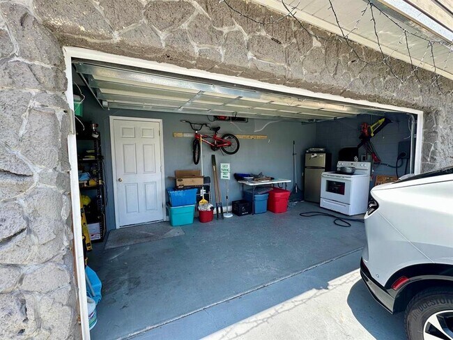 Building Photo - 4612 Mesa Verde Dr